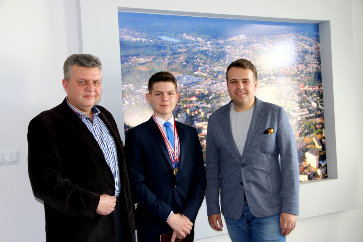 Prezydent, Tomek i dyrektor Rokita images
