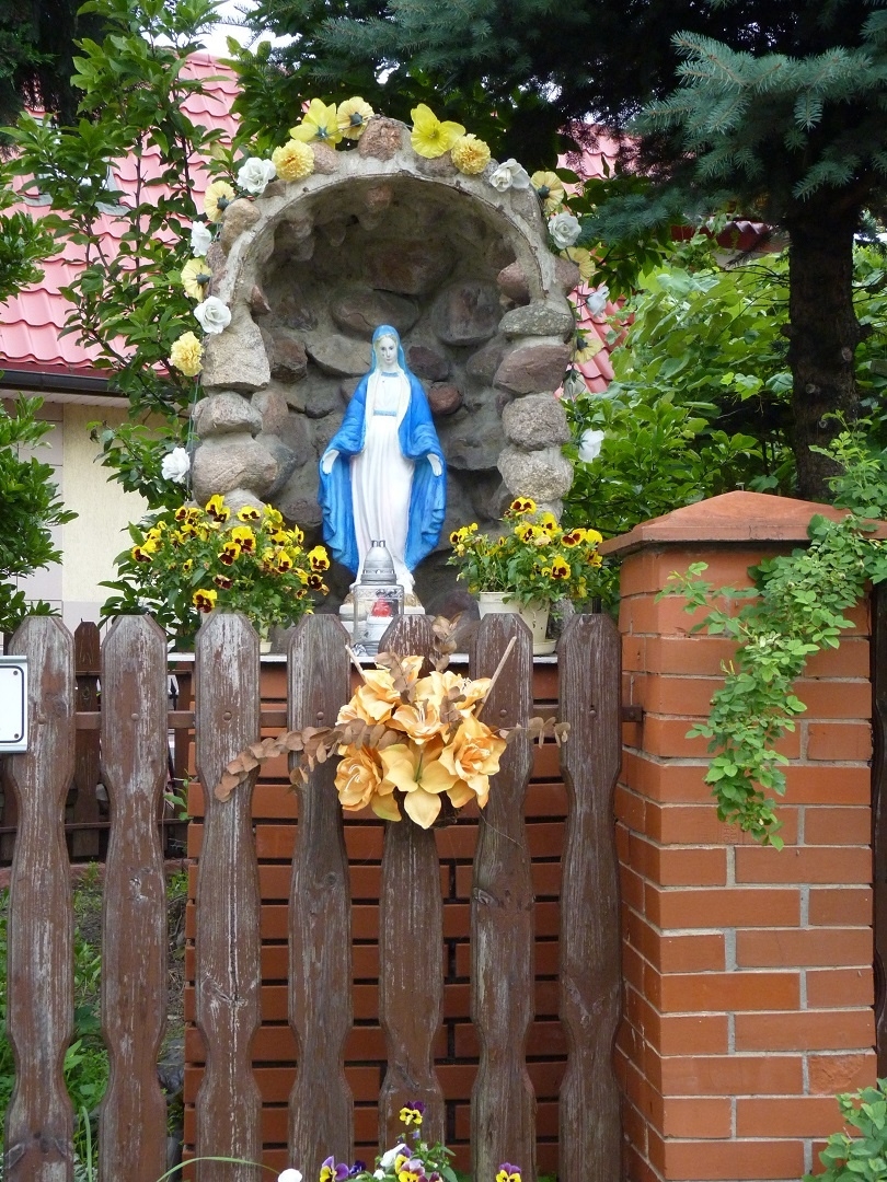 Kapliczka Matki Bożej przy ul. Kwiatowej